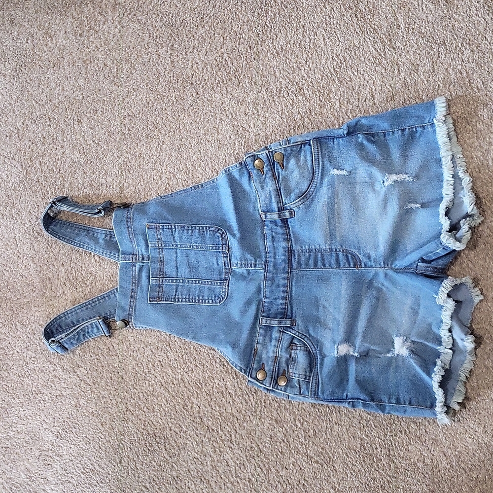 NWOT Venus jean overall short